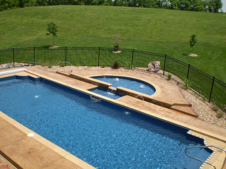 semicircle-tanning-ledge-1